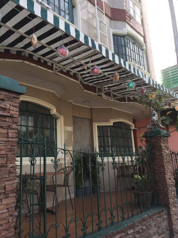1 River Central Hostel Makati City Zewnętrze zdjęcie