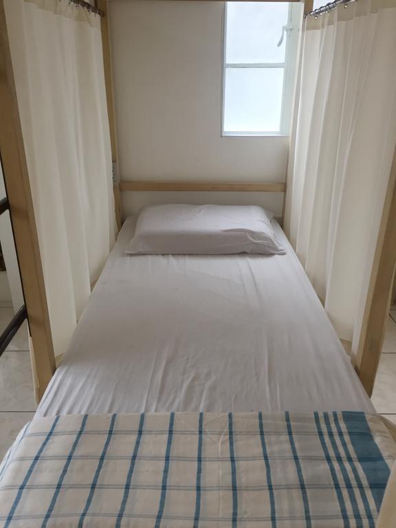 1 River Central Hostel Makati City Pokój zdjęcie